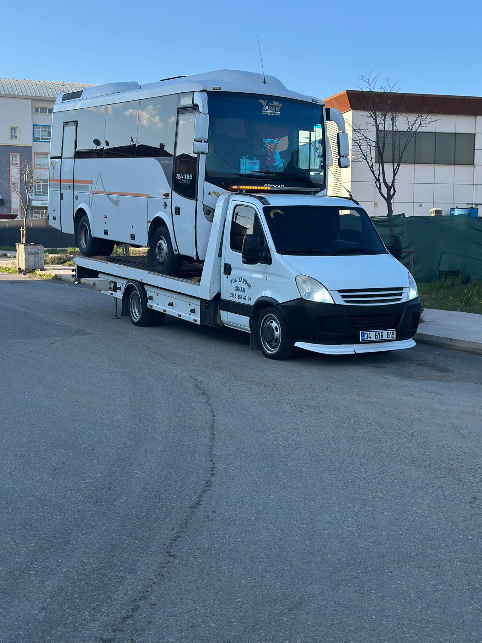 Şehir dışı araç taşıma çekici